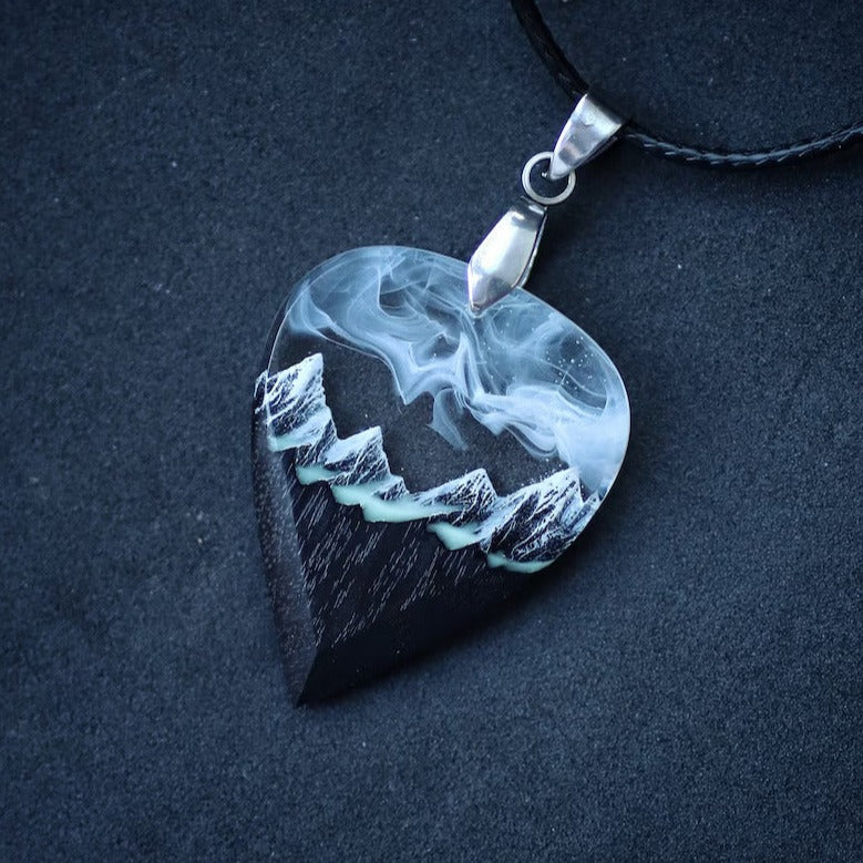 The Spectral Mountain Necklace (Guitar Pick 2 In 1)